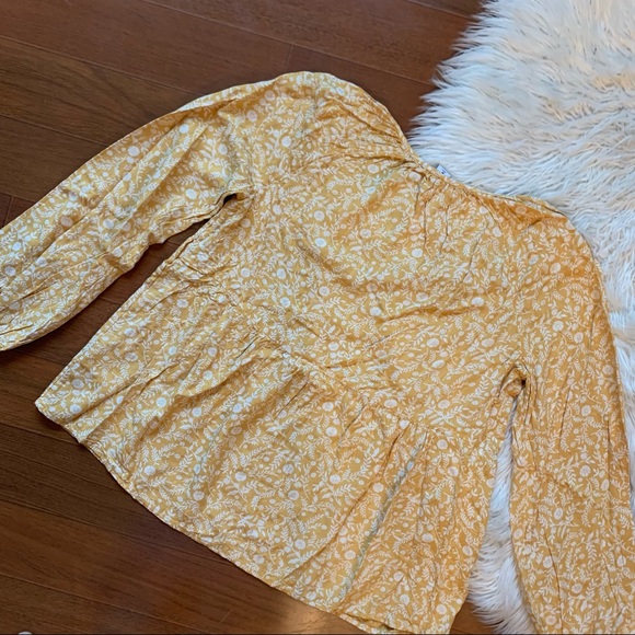 NWOT Old Navy yellow floral poet top - Picture 2 of 4